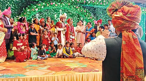 Children on signal at the wedding of Mahadistribution Engineer Ajay Sawale.