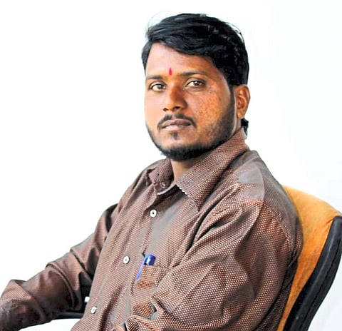 कासारवाडी घाटात
दिव्यांगासह दोन ठार