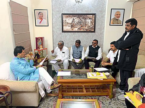 Delhi: While discussing with Union Minister of State for Agriculture Kailas Chaudhary, Adv. Prakash Patil etc