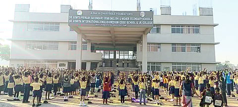 स्वास्थ्यम सूर्यनमस्कार उपक्रमाला
डॉ. अस्मिता विद्यालयात प्रतिसाद