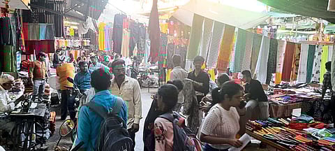 Encroachment in Phule Market.