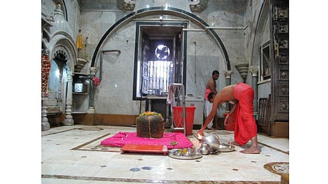 babulnath temple mumbai