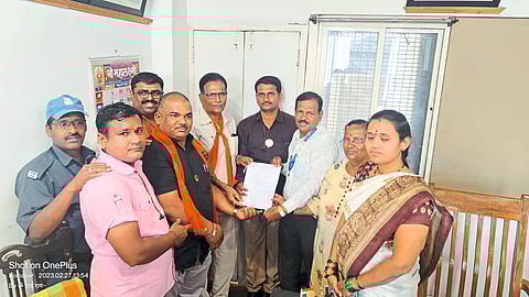 कामगार आयुक्तालयावर मोर्चा...