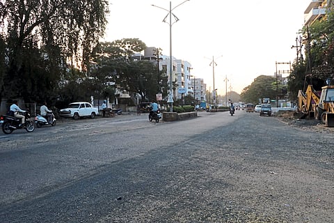 Jalgaon: Asphalting of road from D Mart to RTO office.
