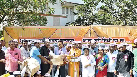 52 thousand postcard