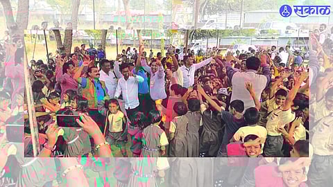 Nandgaon: Group Education Officer Pramod Chinchole and teachers who have contracted to dance with the children at the conclusion of the taluk level president's trophy competition here