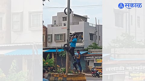 Ganesh Pelmahale while installing CCTV at police post Choupuli.