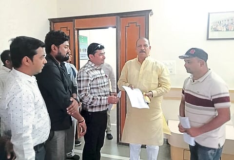 Nandurbar News : पश्चिम बंगालच्या धर्तीवर मानधन द्या; खासदार, मंत्र्यांना निवेदन