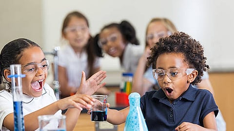 school students experiment