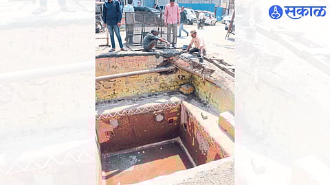 The Peshwa-era Rahad Rangotsav culture of the city at tambat lane