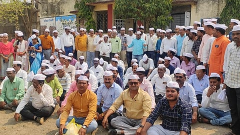 strike of employees government offices Protest teachers non-teaching staff in Panchayat Samiti office