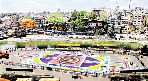 Nashikers will be able to enjoy watching Maharangoli till tomorrow.