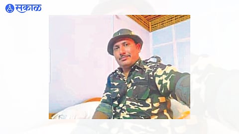 army man who came home on leave died after falling from stairs jalgaon news