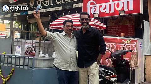 Nagraj Manjule shared post photos about sairat ghar banduk birayani with sayaji shinde