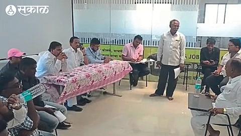 Village Development Officer G. R. Adhav, Sarpanch Madhukar Bharsat, Deputy Sarpanch Vilas Kad and members.