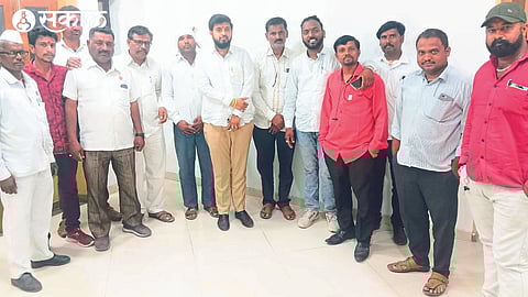 Officials of Shiv Sena, Prahar, Swabhimani and Ryat Kranti Farmers Association participated in the meeting regarding the market committee elections.