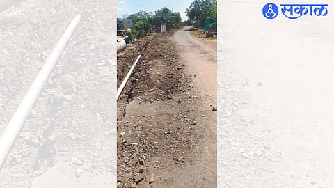 Pipeline of Jaljeevan Yojana dug by the contractor right next to the road.