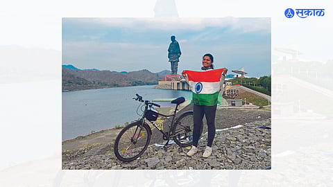 womens day 2023 Primary teacher Amrita Bhalerao travelled from Nashik to Statue of Unity on bicycle nashik news
