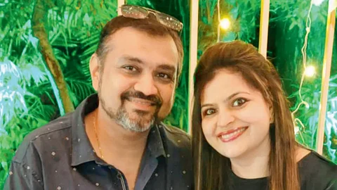 Where was Ghatkopar couple for six hours couple found dead in bathroom after playing holi in ghatkopar