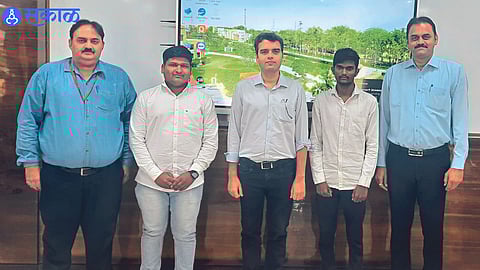 Farmers get package worth 18 lakhs In Campus Interview dhule news