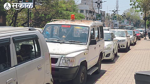 first smart road in the city was built from Ashokastambh to Trimbak Naka, but at present it is difficult to walk on this road.
