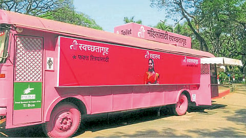 Mobile Toilet : मोबाईल टॉयलेटच्या निविदेसाठी घाई अन् दबावतंत्र