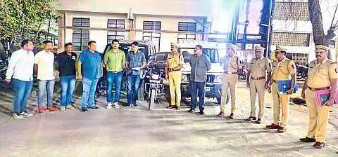 LCB arrested thief with vehicles worth 3 lakhs dhule crime news