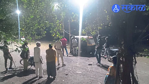 2 groups clashed beating and stones were pelted jalgaon crime news