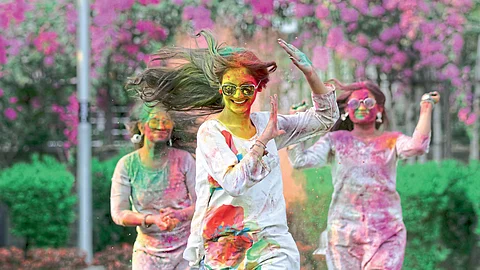 Holi Dhulivandan