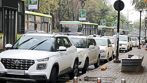 Four wheeler vehicles are parked daily in the no parking zone of Smart Road in front of District Court and Collector's Office.