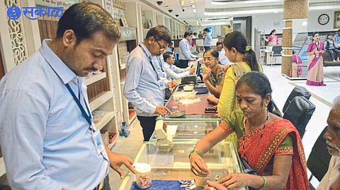 gudi padwa 2023 rush to buy gold in bullion market jalgaon news
