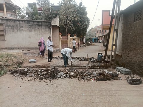 contractor has started work at Faizpur jalgaon news