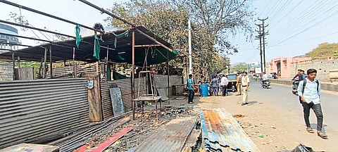 The Municipal Encroachment Removal Team removed the encroachments in front of SSVPS College on Wednesday.