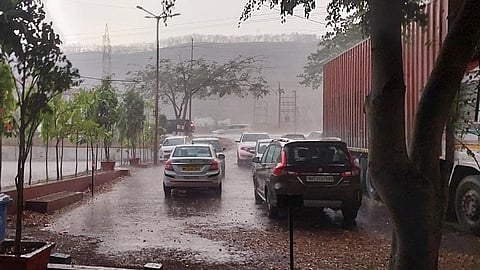 Weather Update unseasonal rain in talegaon pune