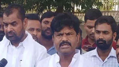 MLA Gopichand Padalkar beat up Gram Panchayat Member
