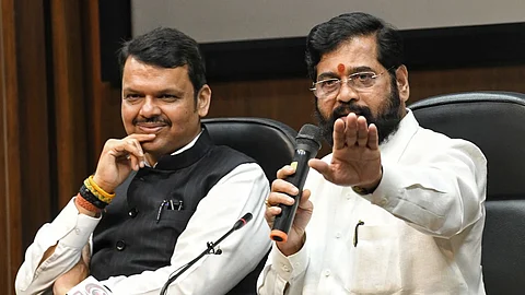 Devendra Fadnavis : फडणवीसांचे 'हे' शिलेदार मुख्यमंत्र्यांसोबत अयोध्या दौऱ्यावर! गुवाहाटीपासूनच आहेत मागावर