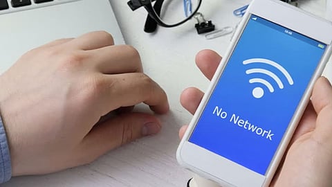 how to boost mobile phone signal while traveling