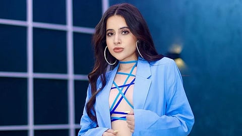 Urfi Javed : बाईनं चक्क छातीचा 'एक्स रे' काढून तोच....काय म्हणावं या उर्फीला?