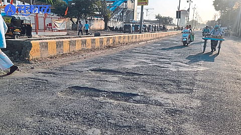 Damage road from Shivajinagar Bridge to Dudh Federation.