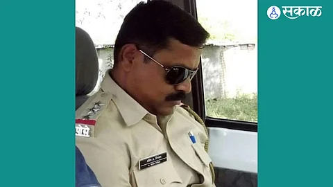 Mumbai Police officer dies accident marine drive police station