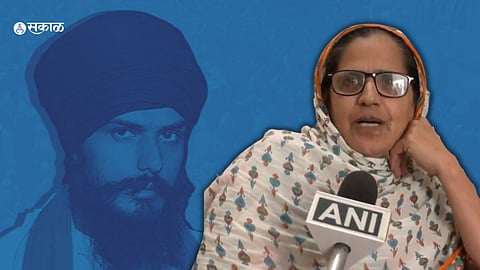 Amritpal Singh Arrested : "वाघाप्रमाणे आत्मसमर्पण केले, आम्हाला त्याचा अभिमान", अमृतपाल सिंगच्या आईची प्रतिक्रिया!