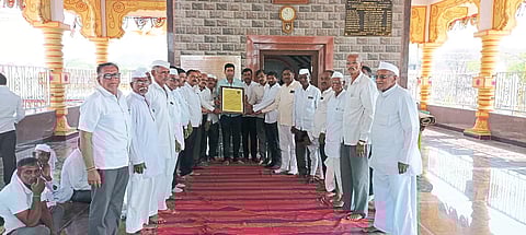 पर्यावरण जागर प्रतिष्ठानतर्फे
वरुडे ग्रामपंचायतीला मानपत्र