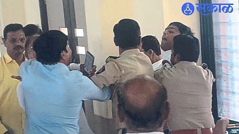 Market Committee Election fight between yatin kadam and anil kadam during voting count nashik news