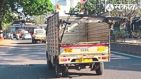 Continued transportation of iron bars without any measures