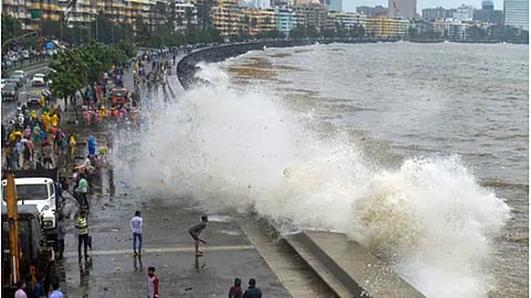 Mumbai Sea Waves