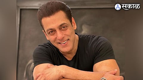 Salman Khan shared new photo he Flashes Million Dollar Smile, fans gone a mad