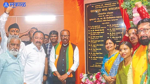 Chandrasekhar Bawankule, Seema Hire and BJP office bearers at the inauguration of the bus station.