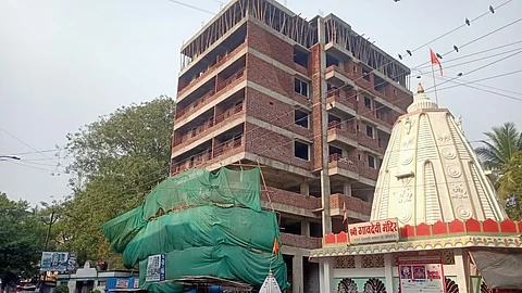 action against unauthorized building Gavdevi temple mumbai kdmc