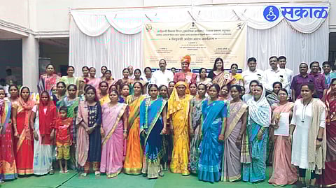 645 daily wage workers in state are regular in government service nandurbar news