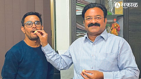 President of Arya Foundation Dr. Dharmendra Patil felicitate milan poptani